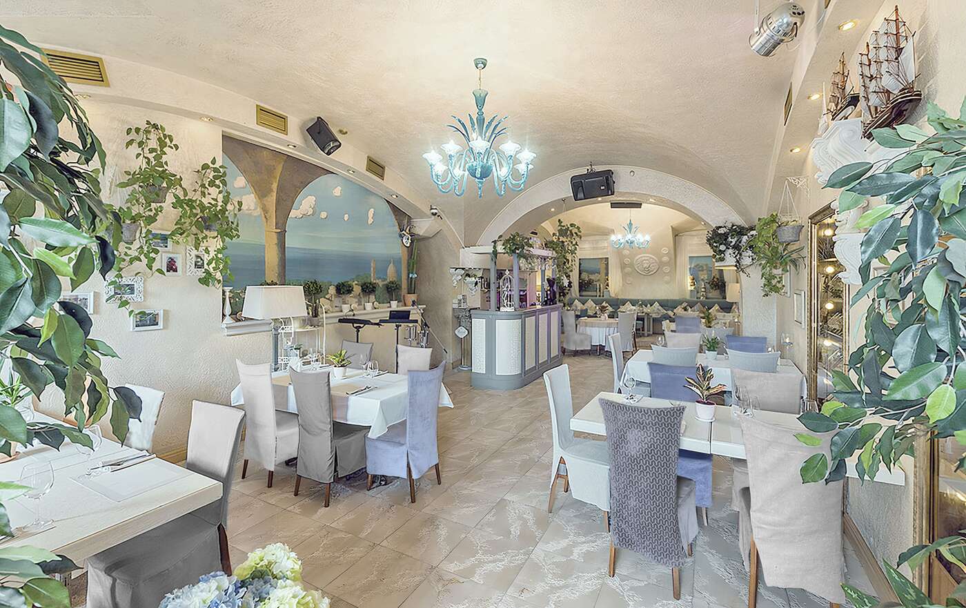 Ресторан Палермо (Palermo) на набережной реки Фонтанки