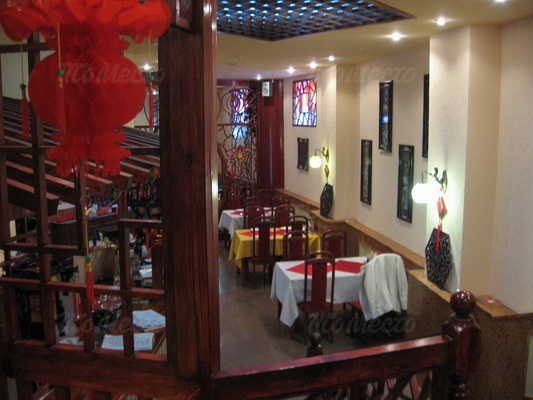 Ресторан Конфуций на площади Конституции