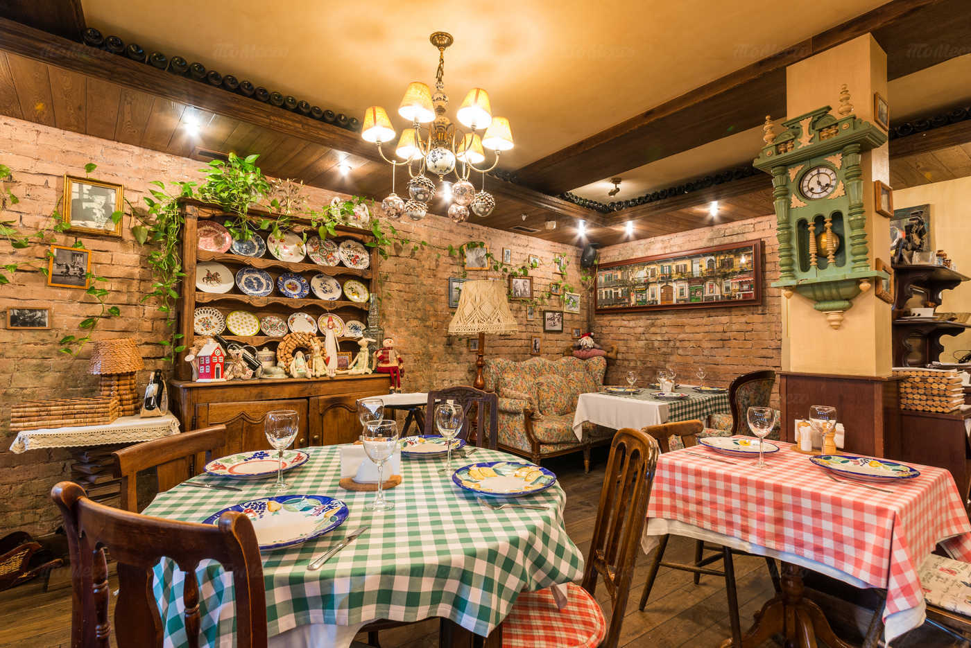 Ресторан Piccolino (Пикколино) в 1-м Колобовском переулке