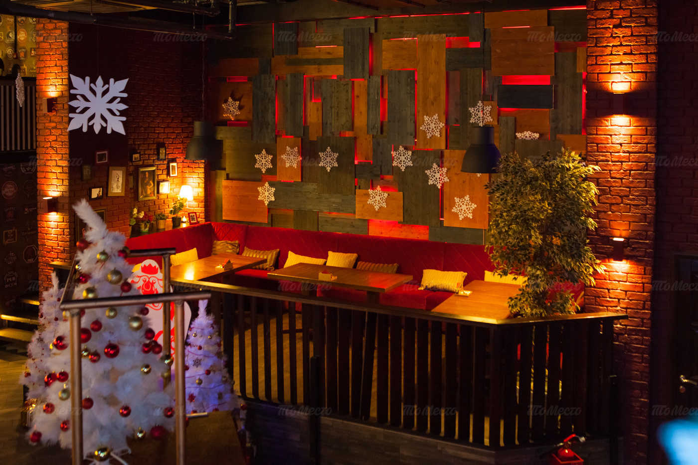 Банкетный зал бара, ночного клуба, паба Красный пёс на улице Володи Головатого фото 5