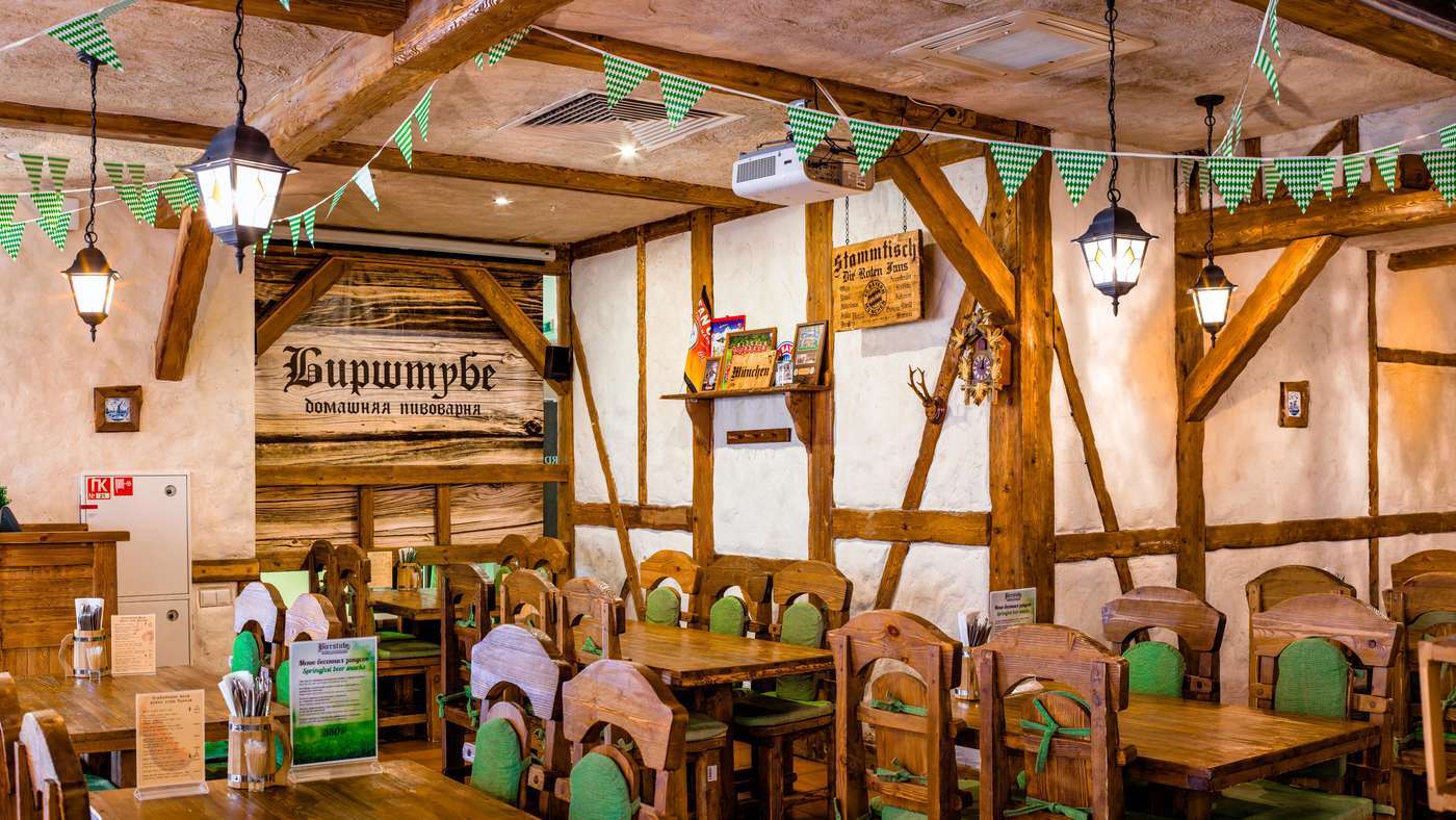 Пивной ресторан Bierstube (Бирштубе) в набережной канале Грибоедовой