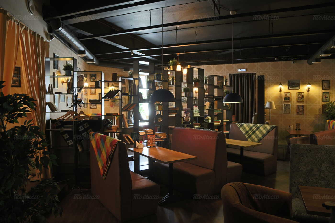 Банкетный зал кафе Крекер на улице Академика Бардина фото 10