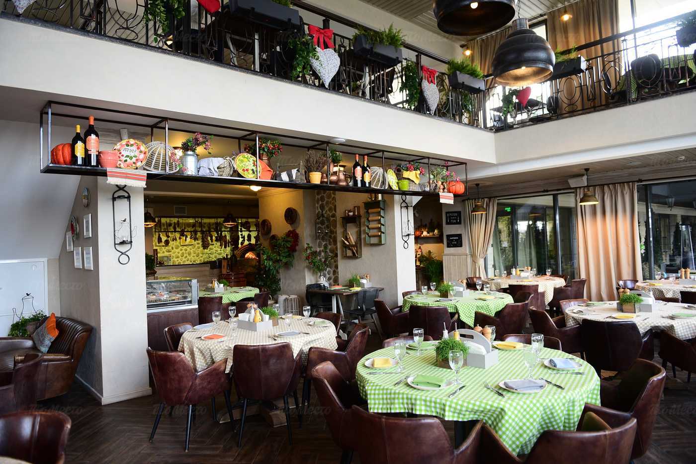 Банкетный зал ресторана Ла Фамилия (La Famiglia) на Федосеевской фото 3