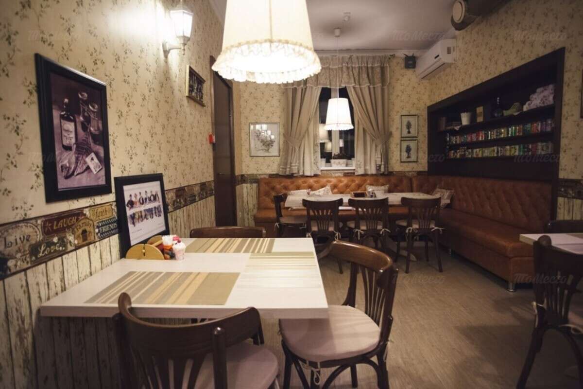 Бар Granny`s (Бабулин бар) на улице Мельникайте