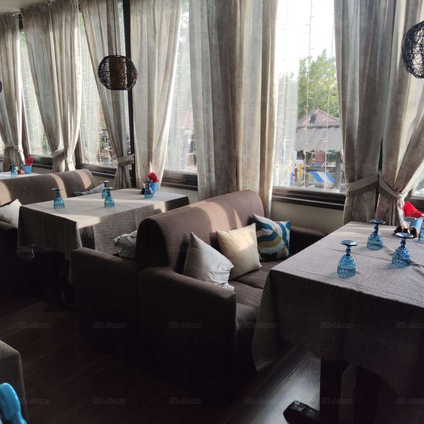 Банкетный зал ресторана Маджари на проспекте Космонавтов фото 1