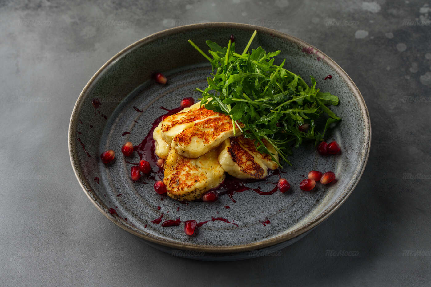 Beautiful dishes. Ресторан Петтер. Жареный сулугуни с ягодным соусом. Petter ресторан Москва. Ресторан Petter Петровка.