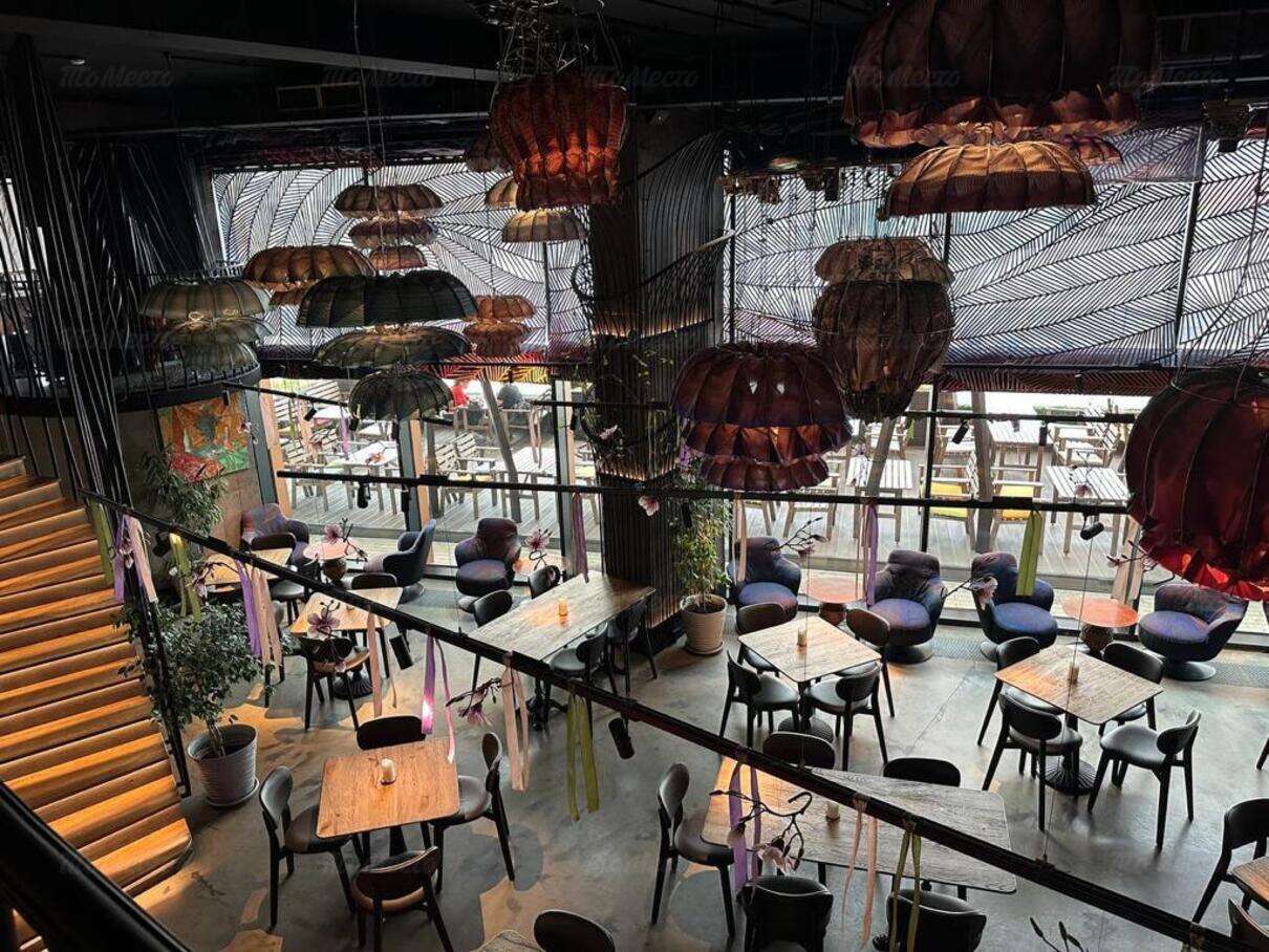 Ресторан Июль на набережной Марка Шагала